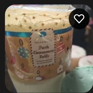 Bath & Body Works FRESH CINNAMON ROLLS Candle Scented  14.5 oz NEW BROKEN GLASS